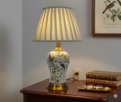 Đèn Bàn Gốm Sứ Sân Vườn Cao Cấp DB101 – Kiệt Tác Vẽ Hoa Văn Chim Chóc Tân Cổ Điển Sang Trọng Đuôi Bóng E27