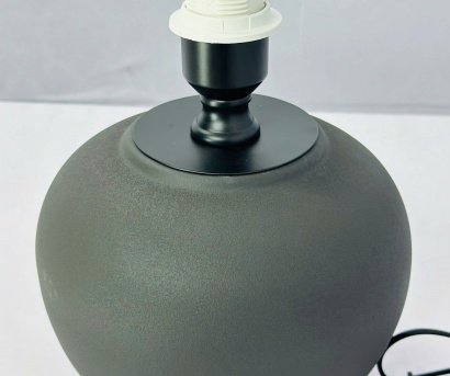 Đèn Bàn Cao Cấp DB94 – Đèn Trang Trí Thân Gốm Bầu Đen Hiện Đại Kiểu Dáng Minimalist Đẳng Cấp Cho Phòng Khách Và Phòng Ngủ
