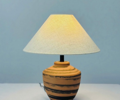 Đèn Bàn Cao Cấp DB95 – Đèn Trang Trí Thân Gốm Vân Gỗ Mộc Mạc Phong Cách Wabi-Sabi Tối Giản Cho Phòng Ngủ Và Phòng Khách