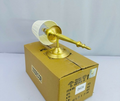 Đèn Vách Tường Trang Trí Cao Cấp VDC04 - Thân Đồng Sang Trọng